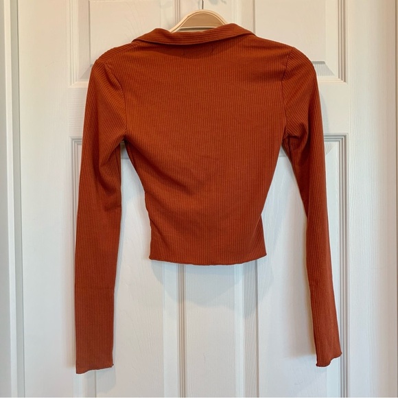 UO Rust Orange Aries Ruched Long-Sleeve Blouse Top Henley - Picture 10 of 12